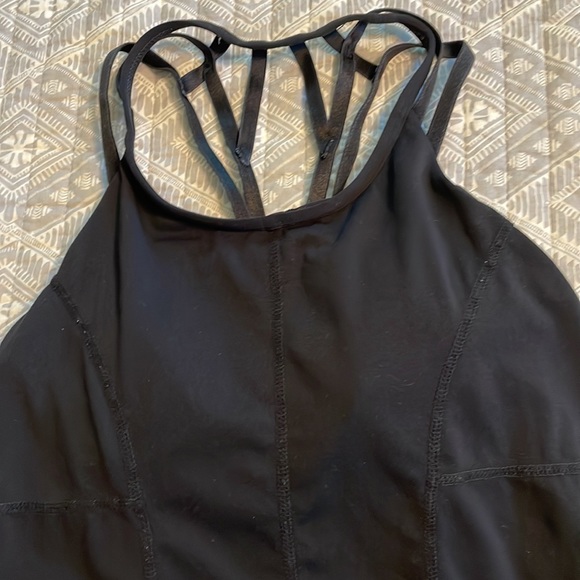 Fabletics High Neck Tank Outfit - Picture 3 of 9